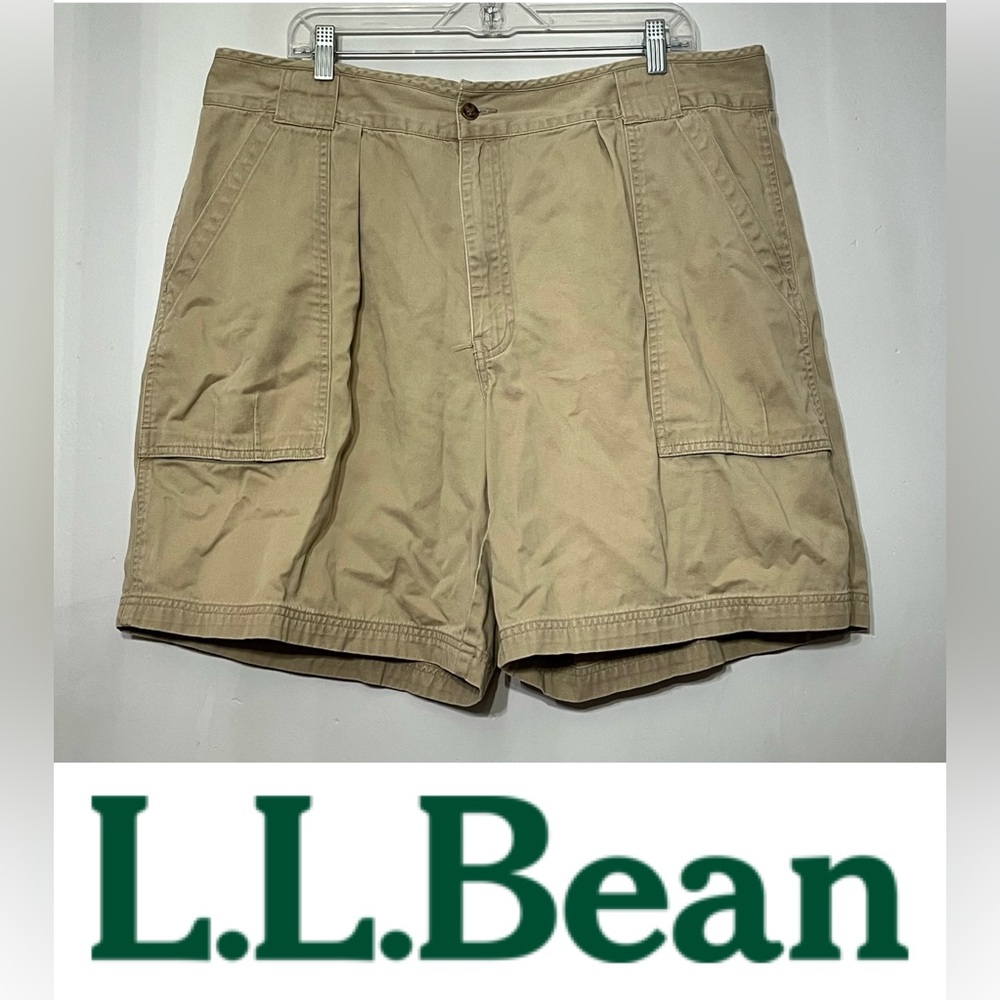 L.L. Bean Shorts Men’s Chino Pleated Preppy‎ Khaki Large Pockets Dock 8” size 42